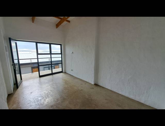 15M² OFFICE TO LET IN WILLOW PARK MANOR